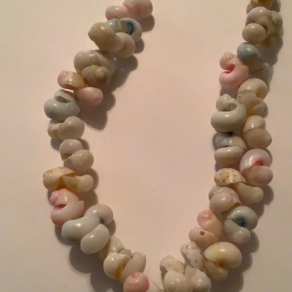 Bubble shell necklace - Picture 4 of 4